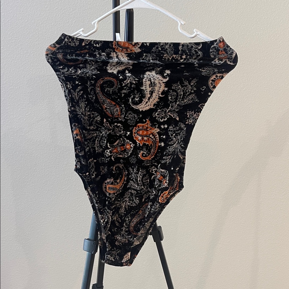 Urban Outfitters Black and Orange/Cream Patterned Top